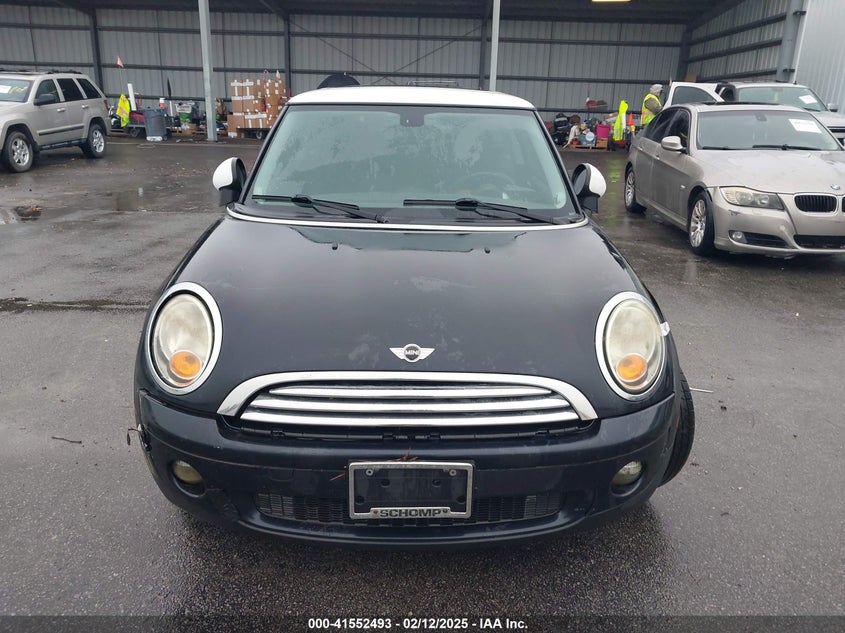 2007 MINI COOPER VIN: WMWMF33557TT55289