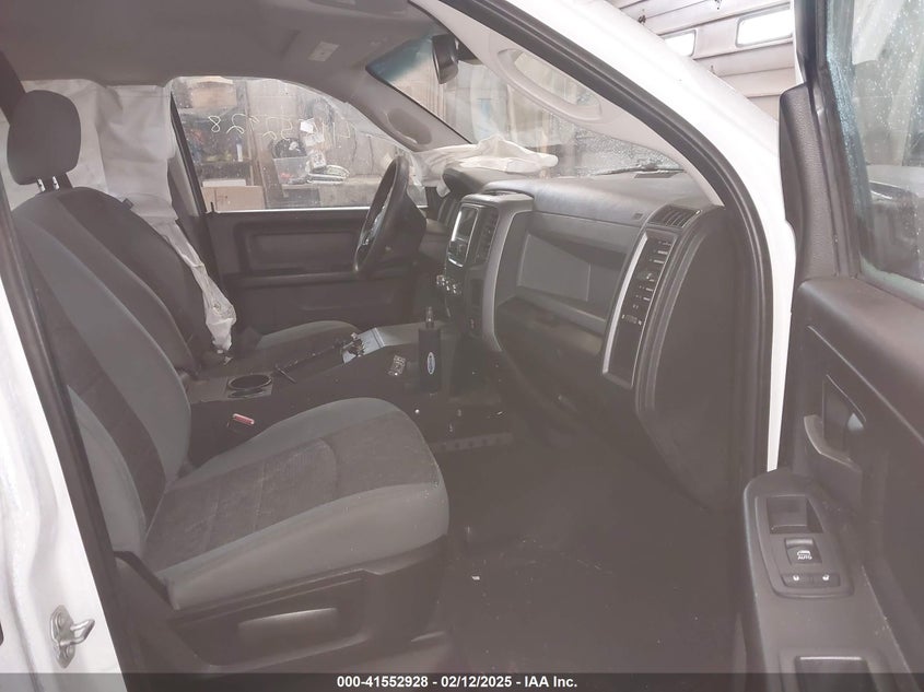 2019 RAM 1500 CLASSIC VIN: 1C6RR7KTXKS677570