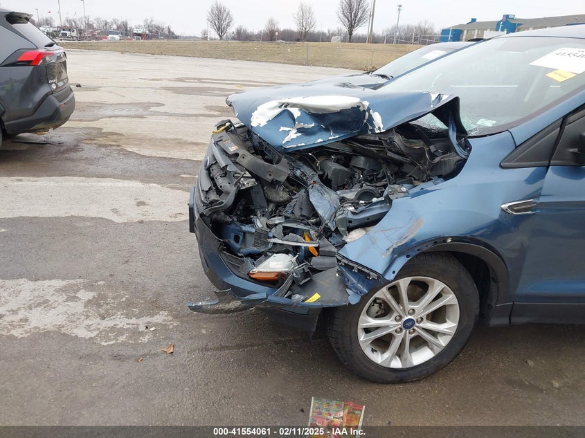2018 FORD ESCAPE VIN: 1FMCU0F70JUC28284