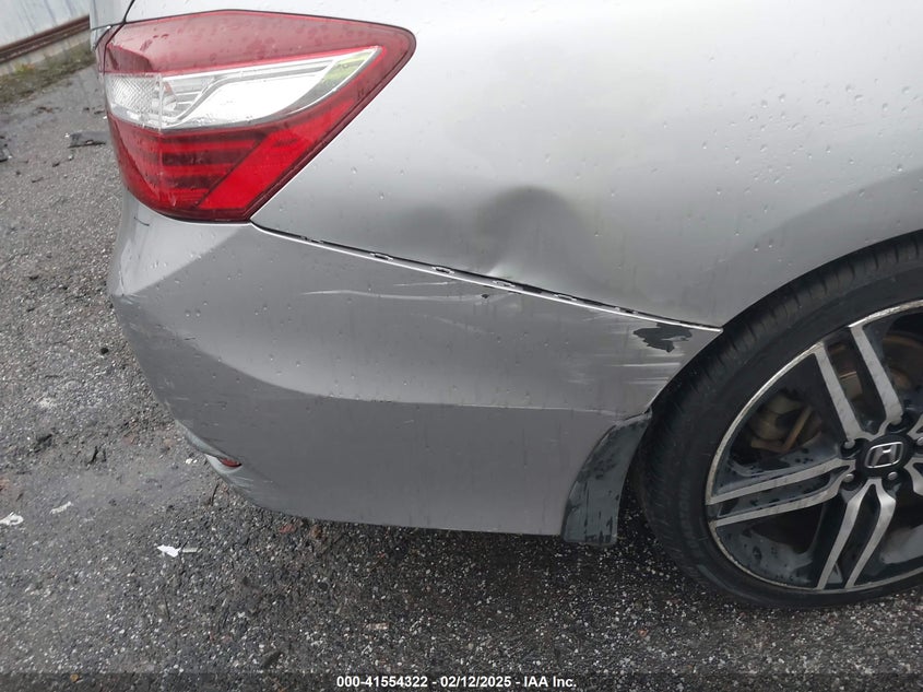 2016 HONDA ACCORD VIN: 1HGCR2F56GA082131