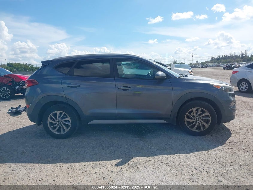 2017 HYUNDAI TUCSON SE - KM8J33A49HU443942