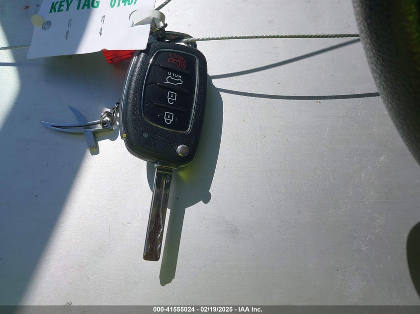 2017 HYUNDAI TUCSON SE - KM8J33A49HU443942