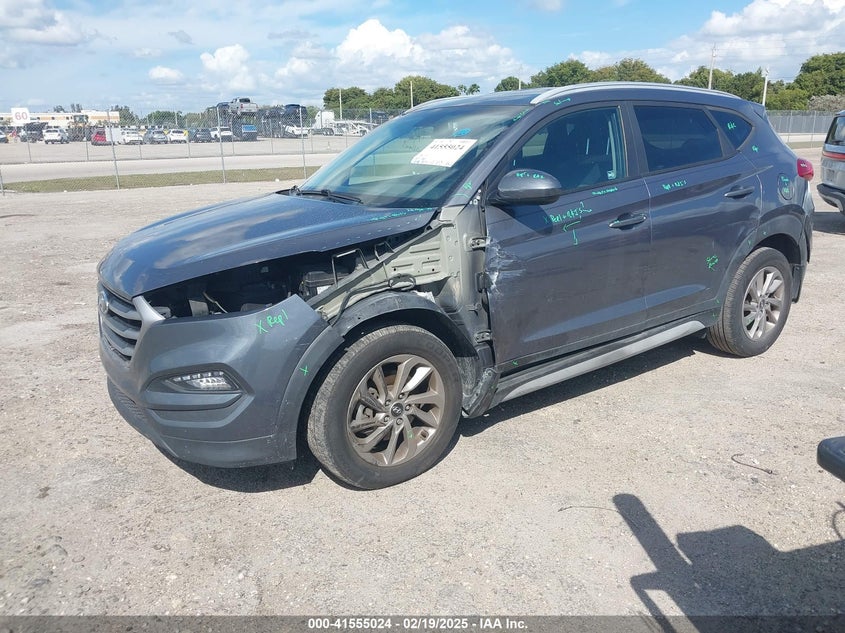 2017 HYUNDAI TUCSON SE - KM8J33A49HU443942