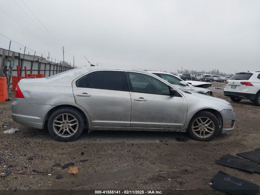 2012 Ford Fusion S VIN: 3FAHP0GA7CR137993 Lot: 41555141