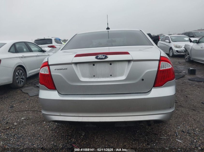 2012 Ford Fusion S VIN: 3FAHP0GA7CR137993 Lot: 41555141