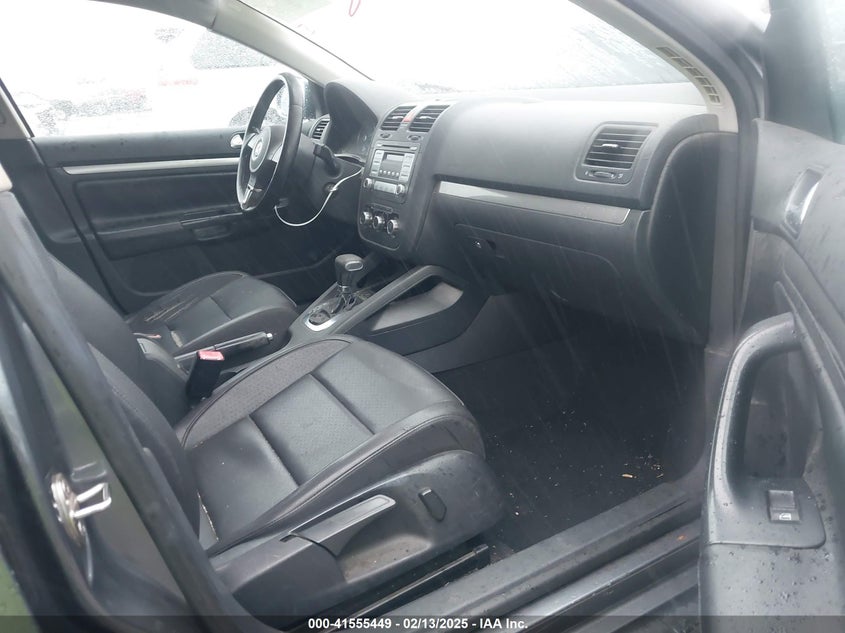2010 VOLKSWAGEN JETTA VIN: 3VWRZ7AJ7AM163267