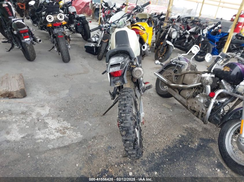 1985 Honda Xr600 R VIN: JH2PE0401FK002922 Lot: 41556420