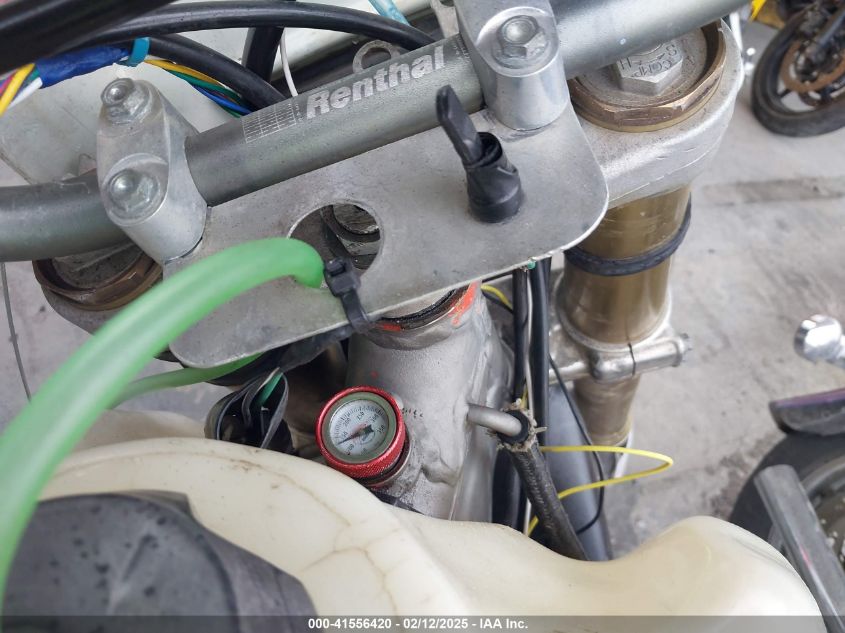 1985 Honda Xr600 R VIN: JH2PE0401FK002922 Lot: 41556420