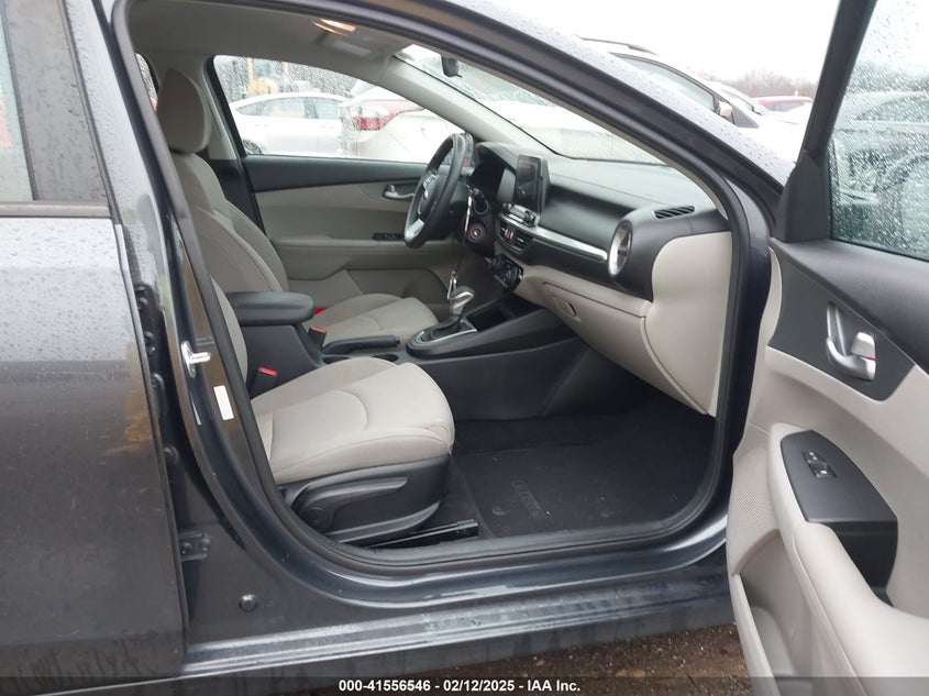 2019 KIA FORTE VIN: 3KPF24AD8KE066240