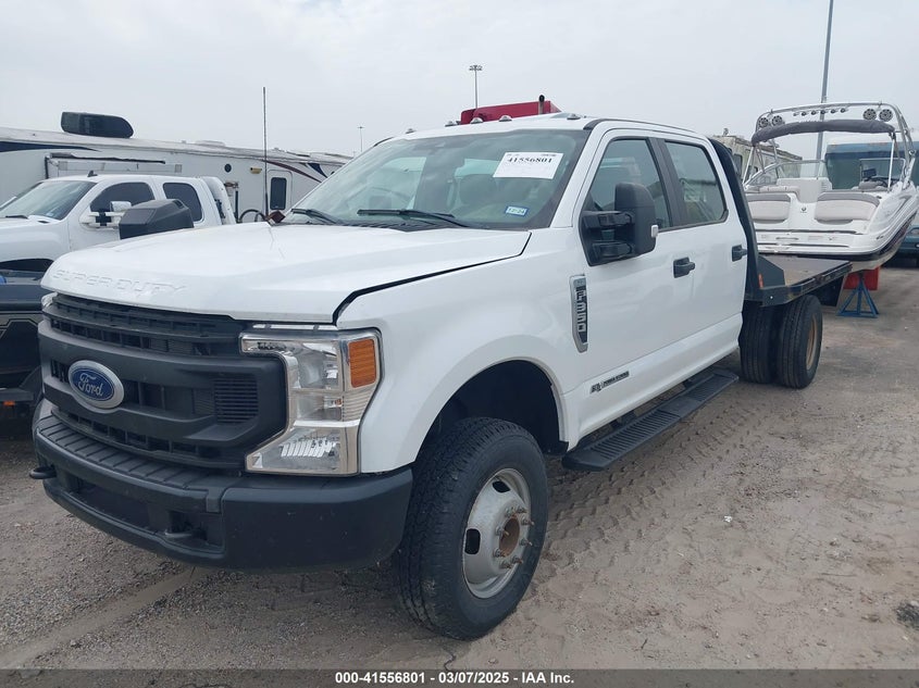 2022 FORD F-350 CHASSIS auction photo 2