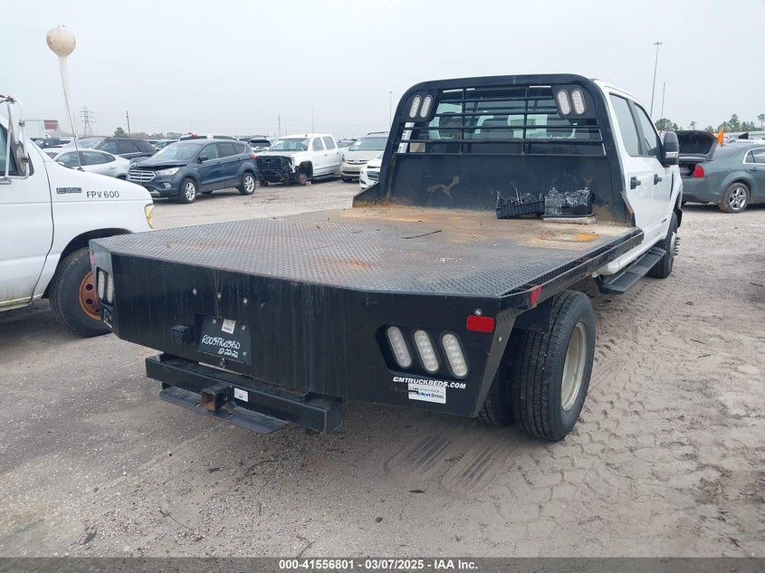2022 FORD F-350 CHASSIS auction photo 4