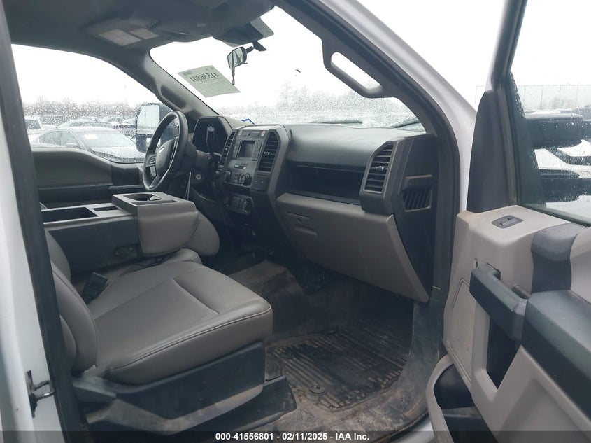 2022 FORD F-350 CHASSIS auction photo 8