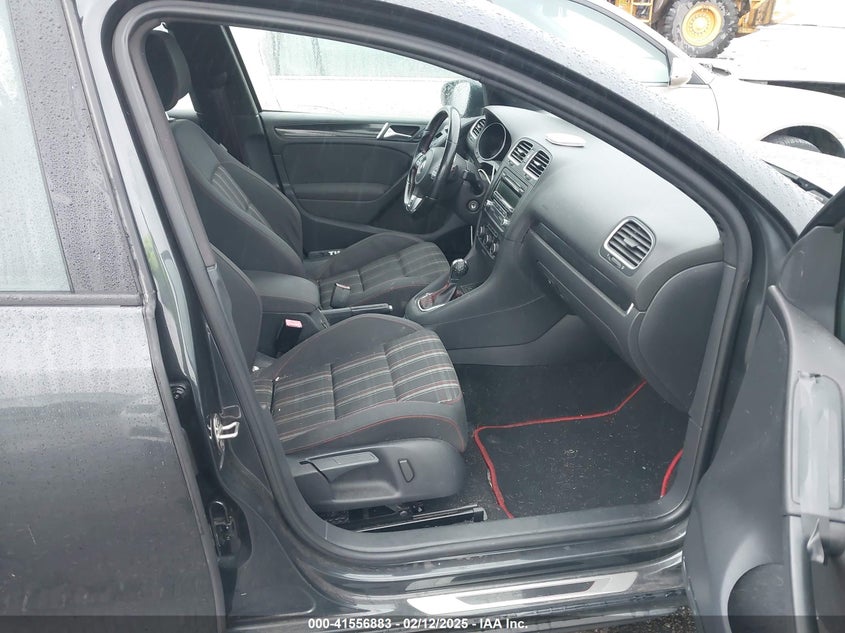 2013 VOLKSWAGEN GTI VIN: WVWHV7AJ6DW137208