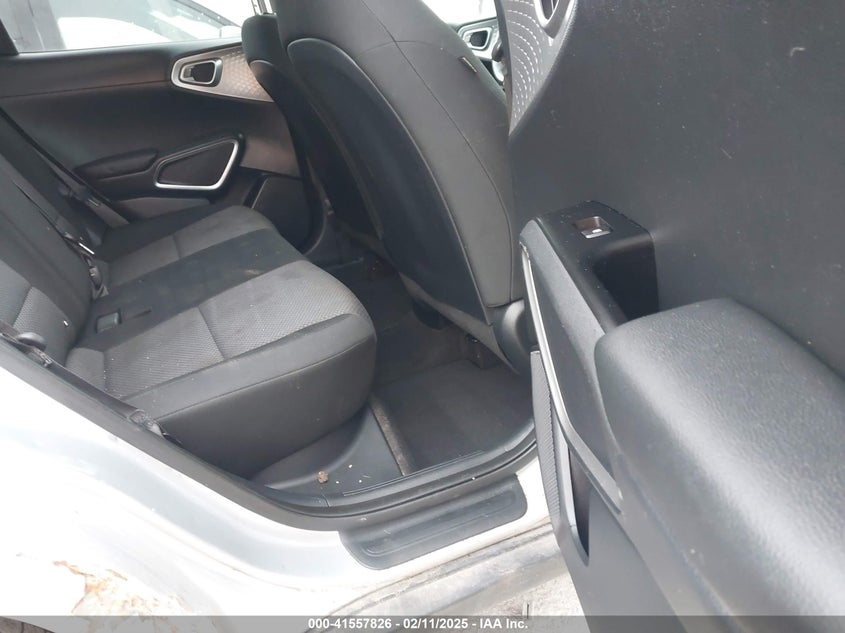 2020 KIA SOUL VIN: KNDJ23AU2L7010963