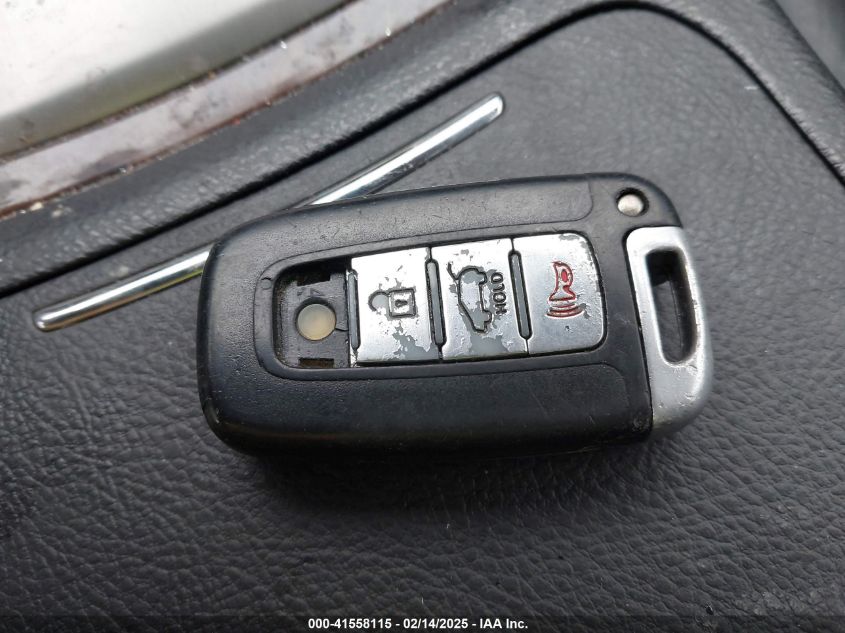 2011 Hyundai Genesis 3.8L VIN: KMHGC4DE4BU112875 Lot: 41558115