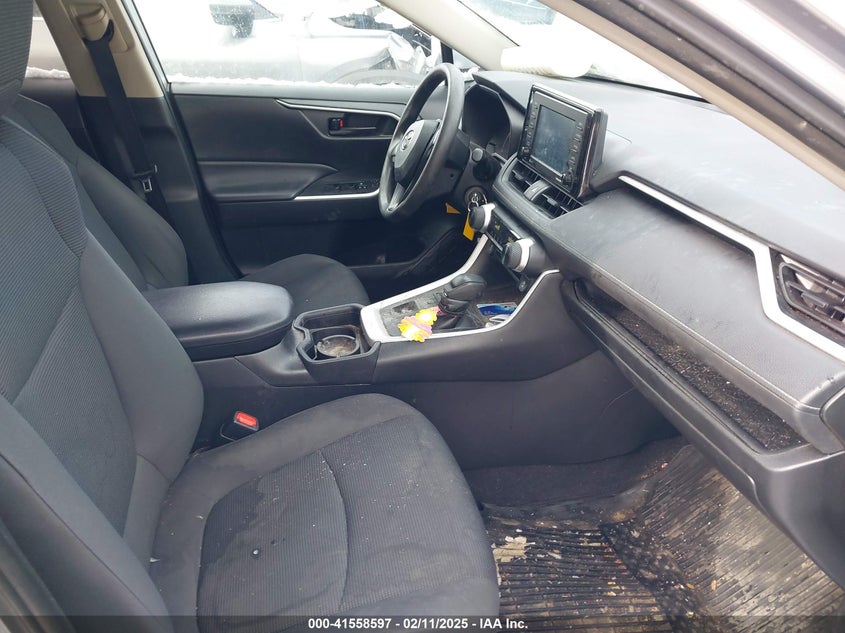 VIN 2T3G1RFV1MC194821 2021 TOYOTA RAV4 LE