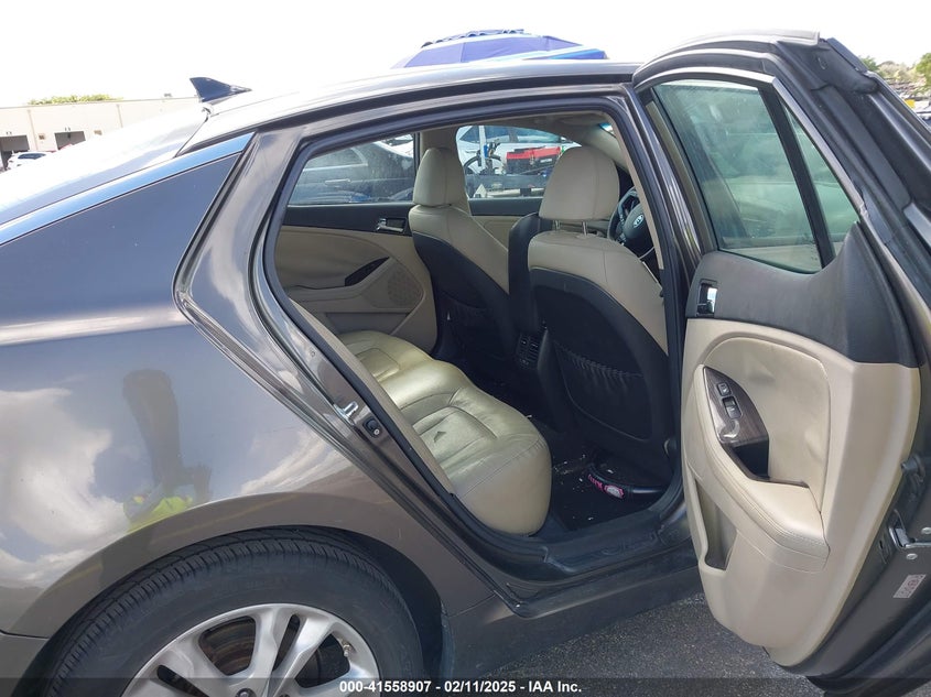 2011 KIA OPTIMA VIN: KNAGN4A74B5164311