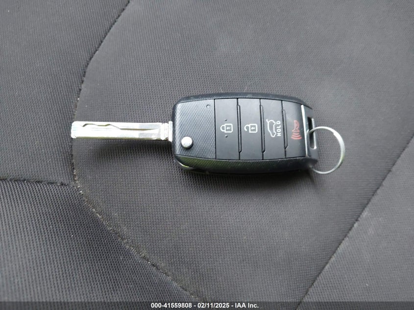 2016 KIA SOUL VIN: KNDJN2A21G7301041