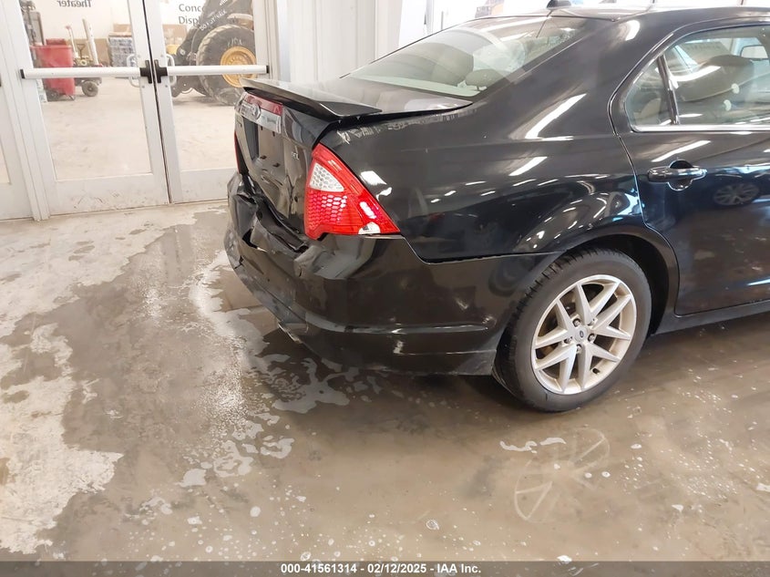 2011 FORD FUSION VIN: 3FAHP0JA2BR111969