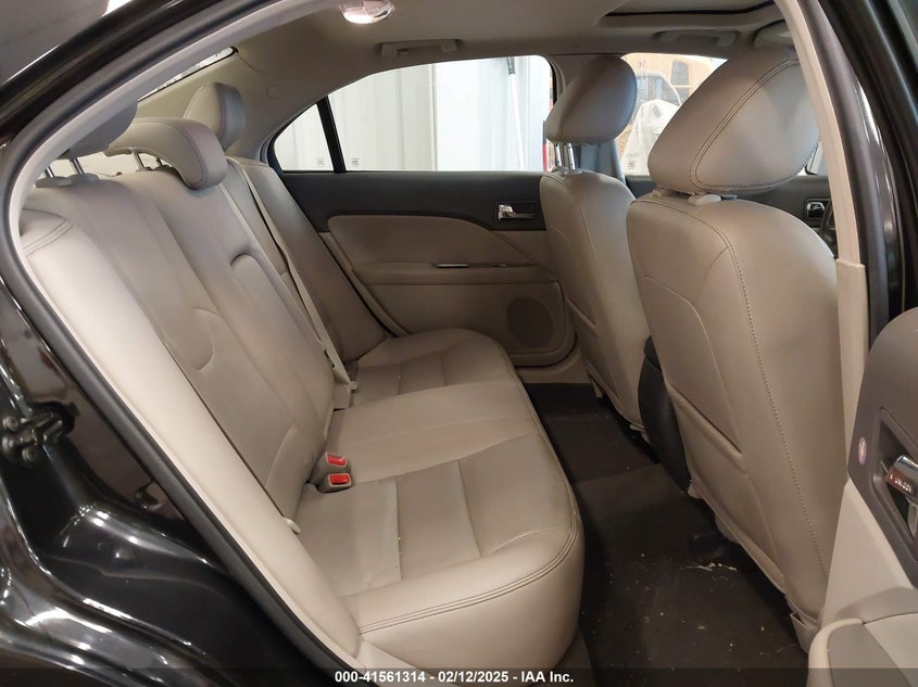 2011 FORD FUSION VIN: 3FAHP0JA2BR111969