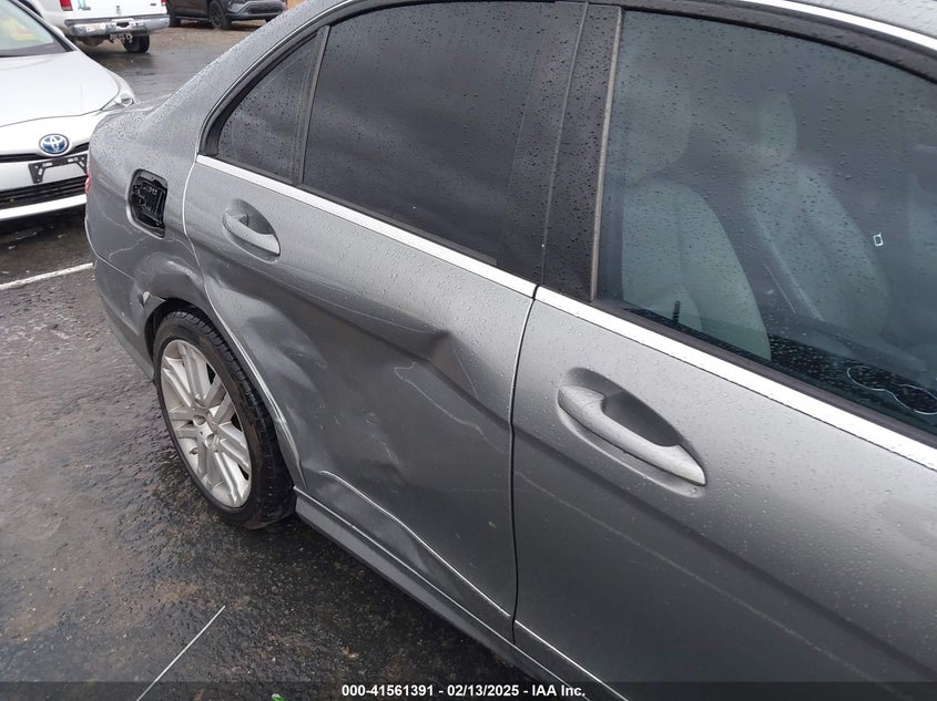2009 MERCEDES-BENZ C 300 VIN: WDDGF54XX9F227679