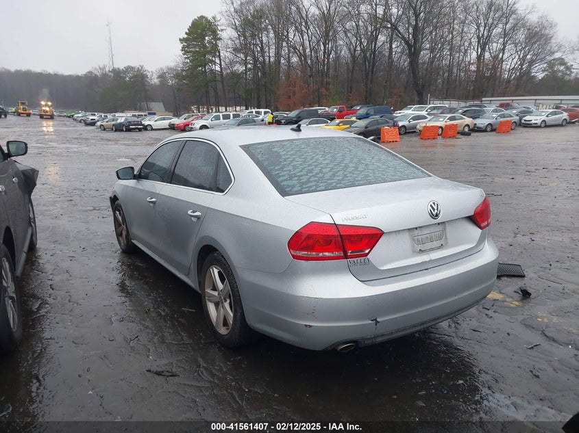 2013 VOLKSWAGEN PASSAT VIN: 1VWBH7A34DC013662