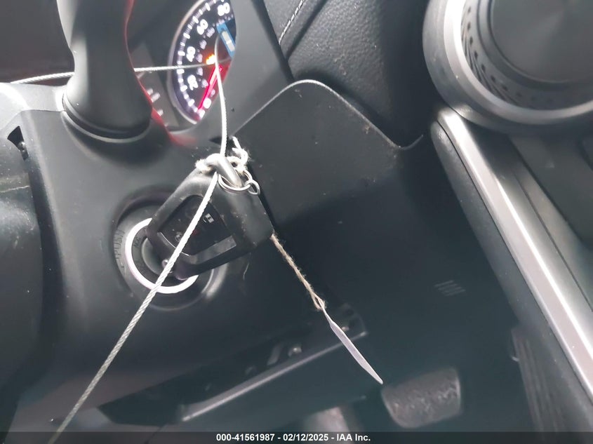 2019 TOYOTA RAV4 LE - JTMH1RFV4KJ008350