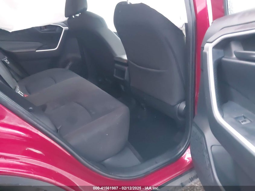 2019 TOYOTA RAV4 LE - JTMH1RFV4KJ008350