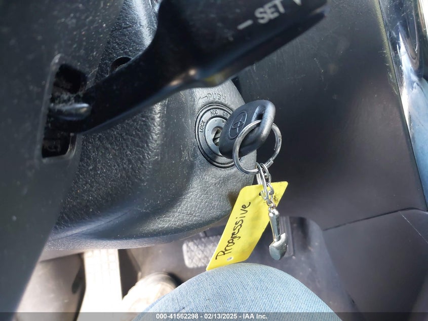 2007 TOYOTA MATRIX VIN: 2T1KR32E37C680405