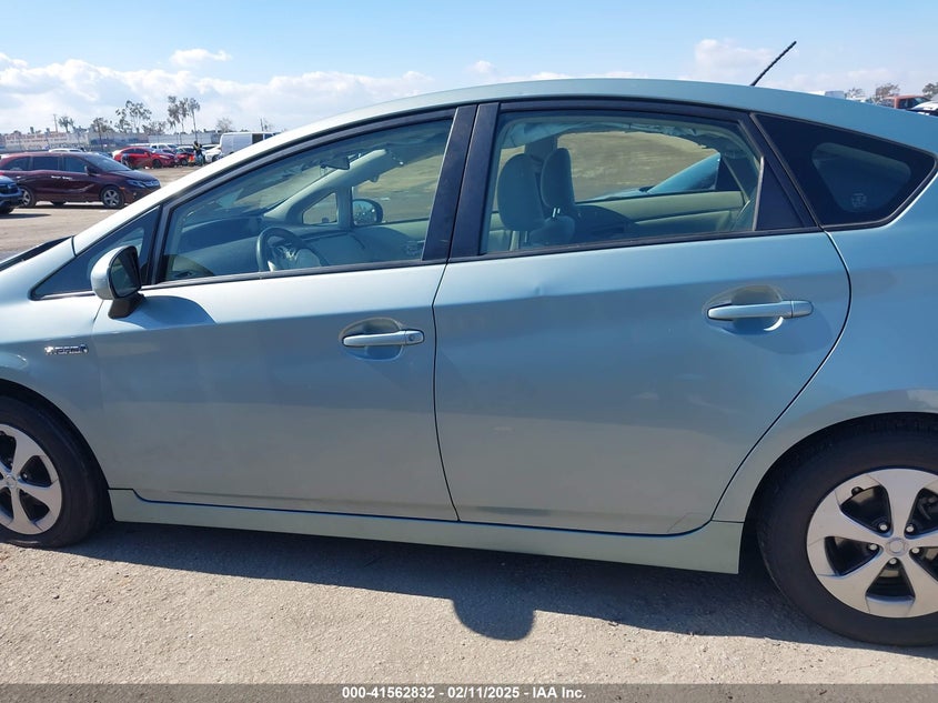 2015 TOYOTA PRIUS VIN: JTDKN3DUXF1911125