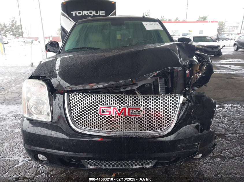 2013 GMC YUKON DENALI - 1GKS2EEF4DR186998