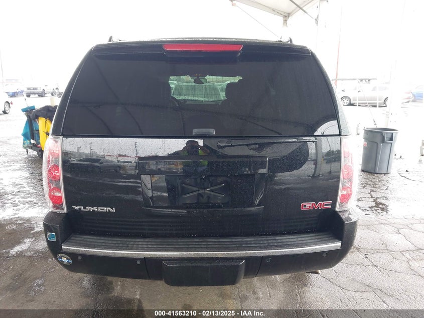 2013 GMC YUKON DENALI - 1GKS2EEF4DR186998