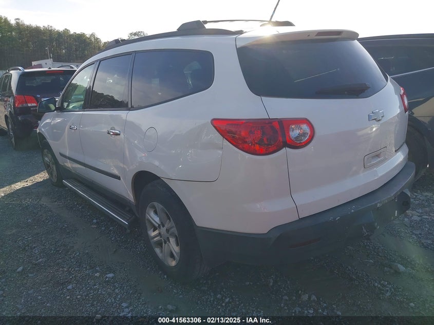 2011 CHEVROLET TRAVERSE VIN: 1GNKREED4BJ414989