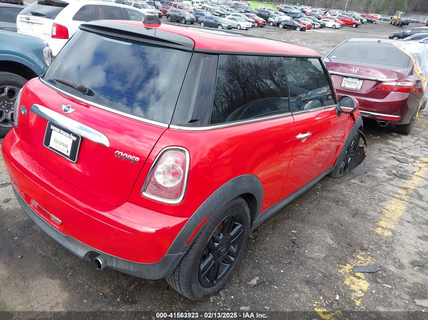 2012 MINI COOPER VIN: WMWSU3C58CT542601