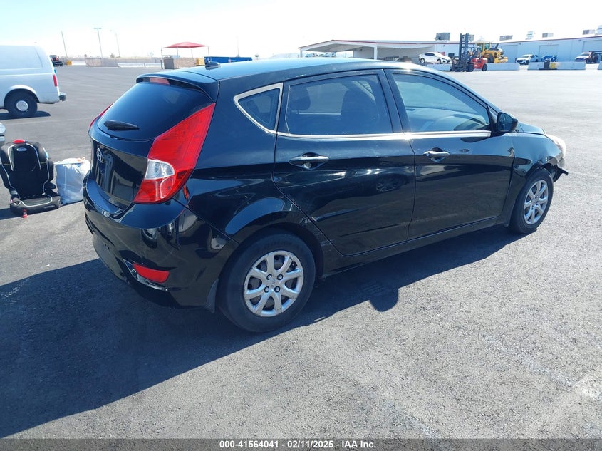 2013 HYUNDAI ACCENT VIN: KMHCT5AE7DU132081