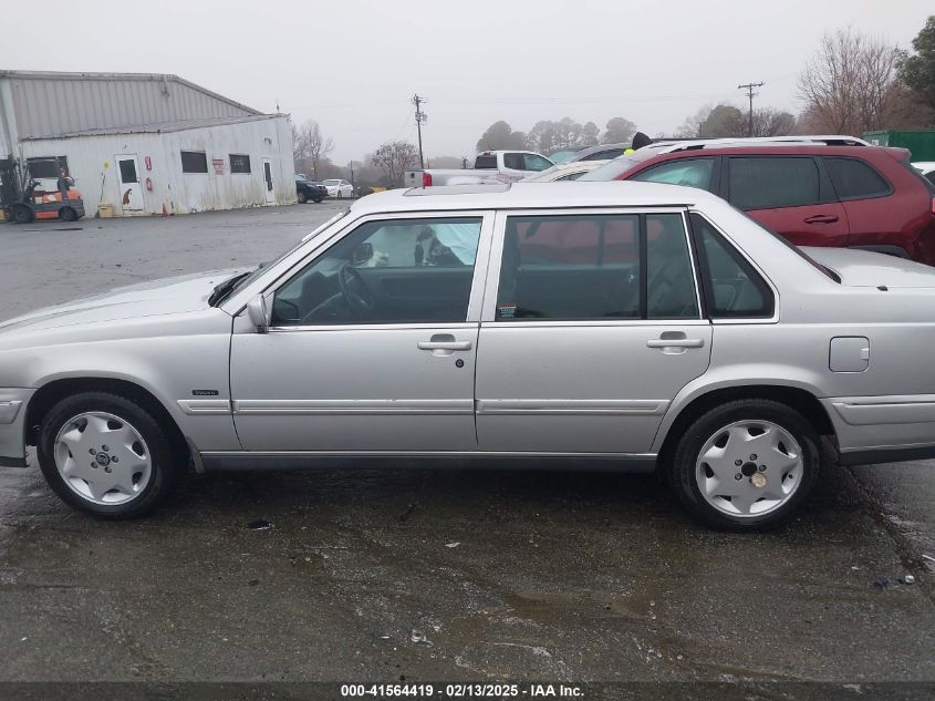 1998 Volvo S90 VIN: YV1KS9600W1129240 Lot: 41564419