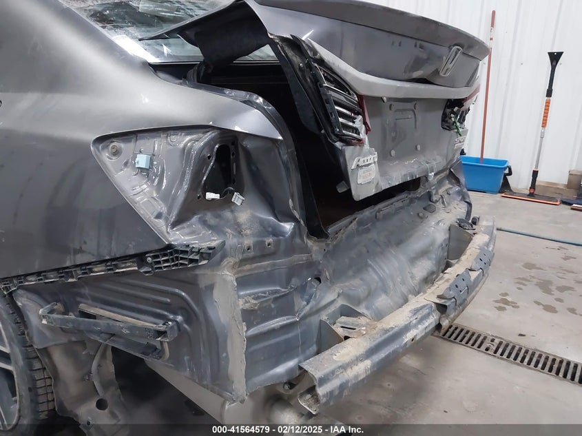 2017 HONDA ACCORD VIN: 1HGCR2F16HA292825