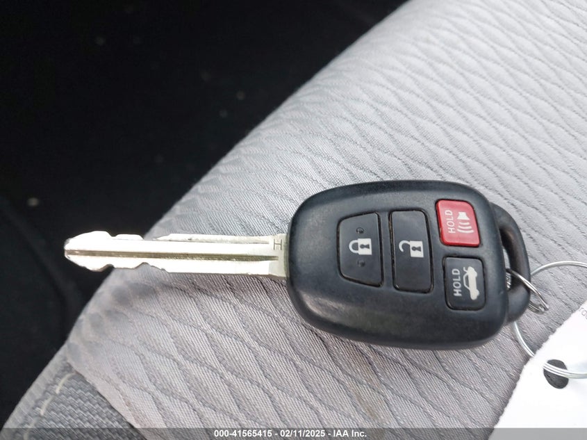 2014 TOYOTA COROLLA LE - 5YFBURHEXEP070555