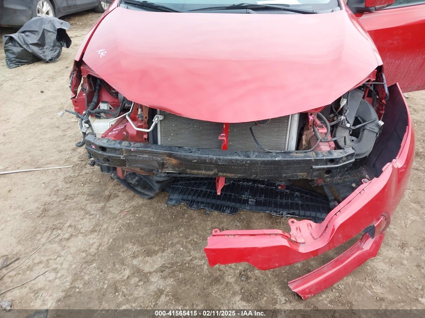 2014 TOYOTA COROLLA LE - 5YFBURHEXEP070555