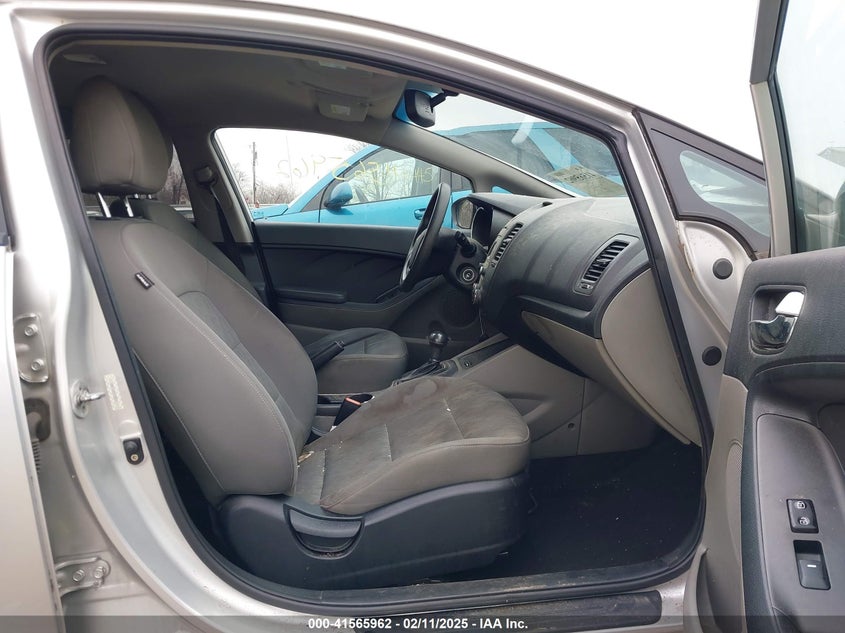 2015 KIA FORTE VIN: KNAFK4A65F5290551