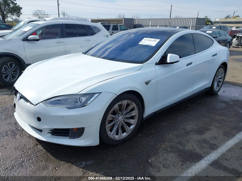 2015 TESLA MODEL S VIN: 5YJSA1S20FF092750
