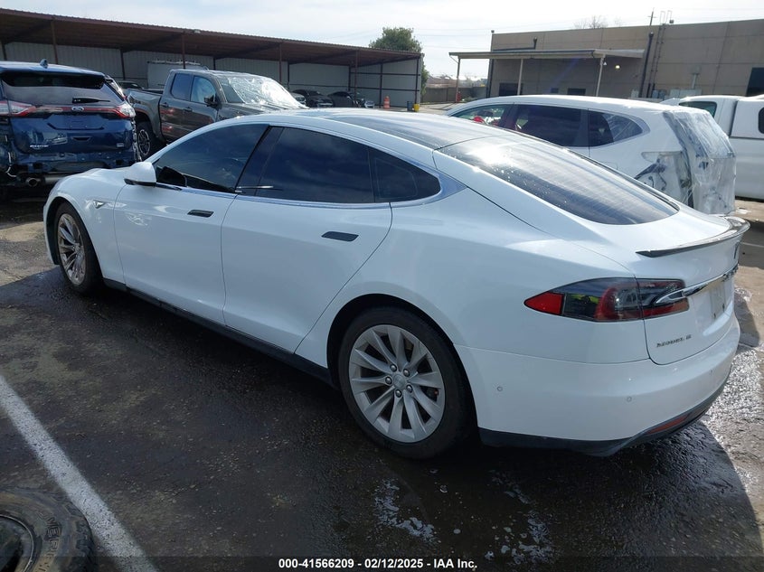 2015 TESLA MODEL S VIN: 5YJSA1S20FF092750