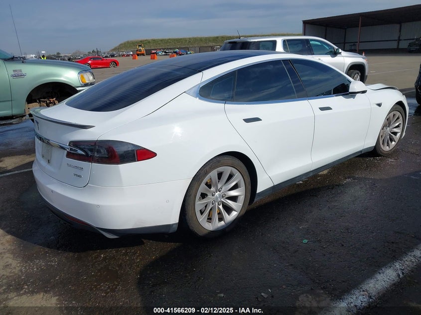 2015 TESLA MODEL S VIN: 5YJSA1S20FF092750