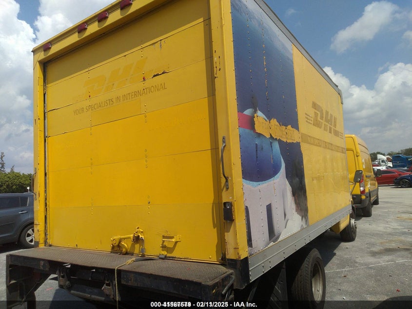 1GBJG31U141170732 2004 CHEVROLET  photo no. 4