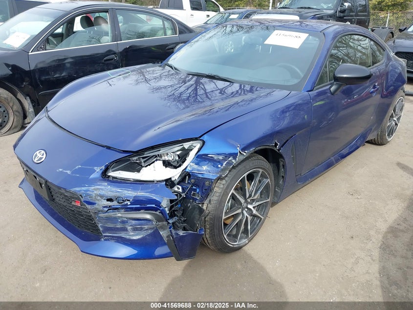 2024 TOYOTA GR86 VIN: JF1ZNBB16R8760044