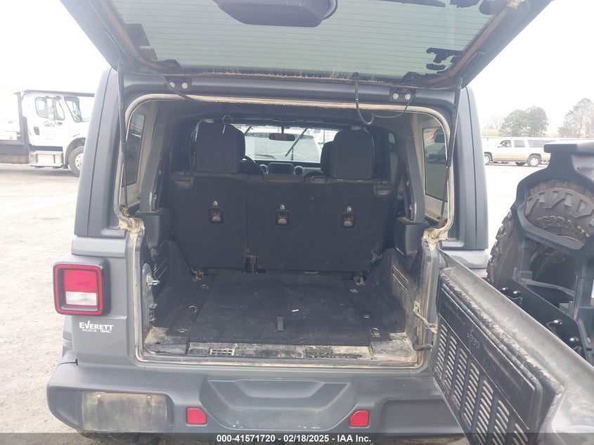 2019 JEEP WRANGLER UNLIMITED SAHARA 4X4 - 1C4HJXEG0KW518169