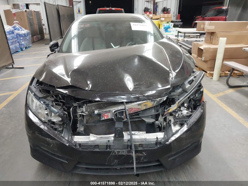 2018 HONDA CIVIC VIN: 19XFC2F58JE020361