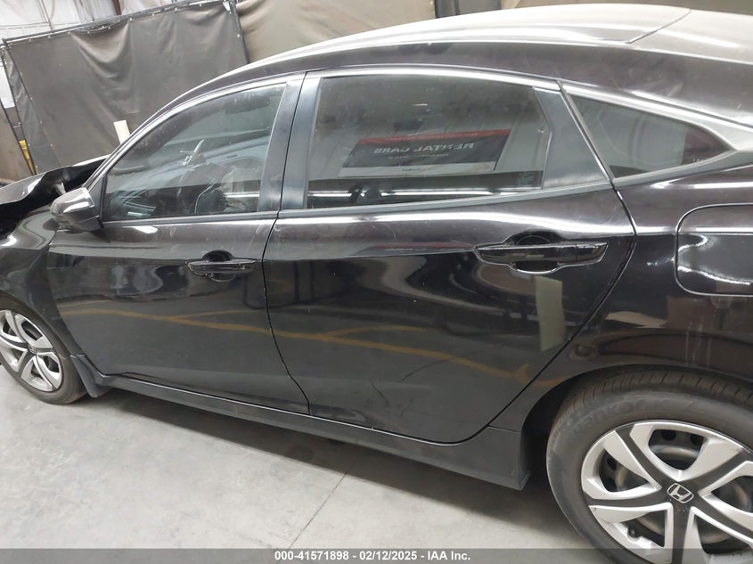 2018 HONDA CIVIC VIN: 19XFC2F58JE020361