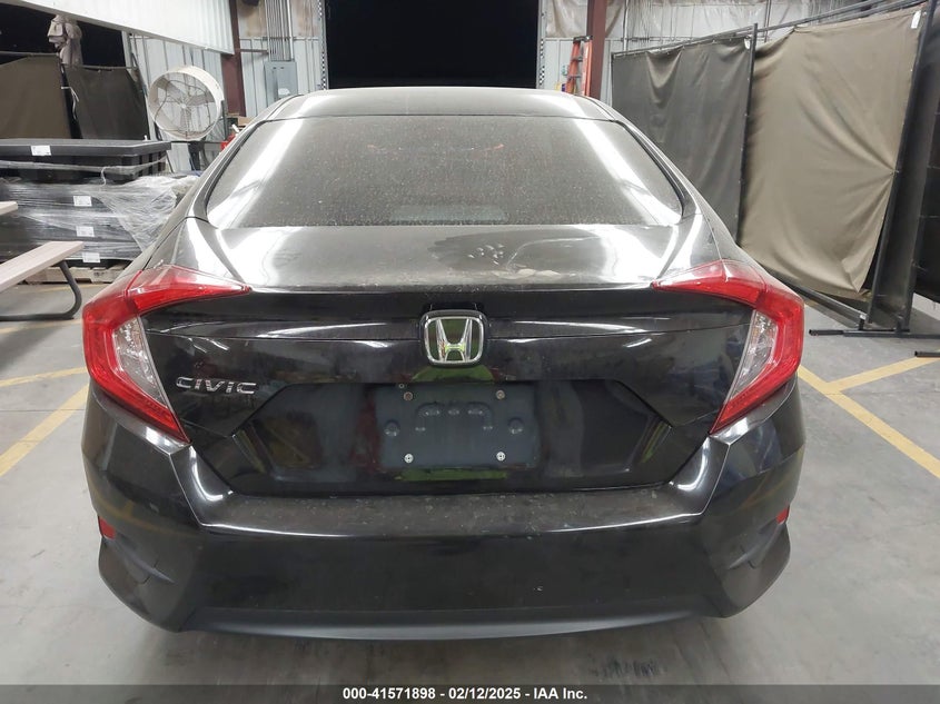 2018 HONDA CIVIC VIN: 19XFC2F58JE020361