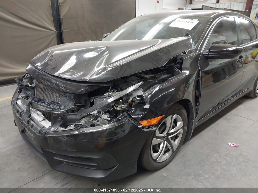 2018 HONDA CIVIC VIN: 19XFC2F58JE020361